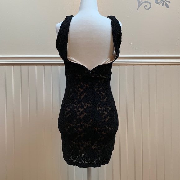 LBD 🖤 NWT 🔥 THIS DRESS IS 🥵 - Picture 8 of 9